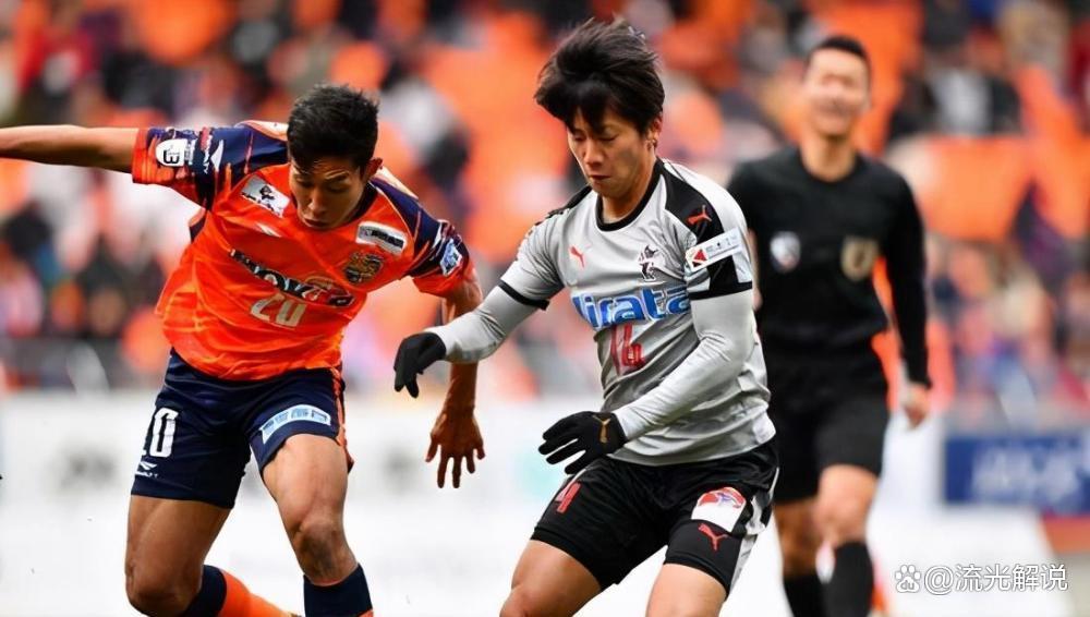 阿贾克斯发布备战花絮，赛后临场应变，欧篮联任务艰巨，轮换策略成焦点的简单介绍