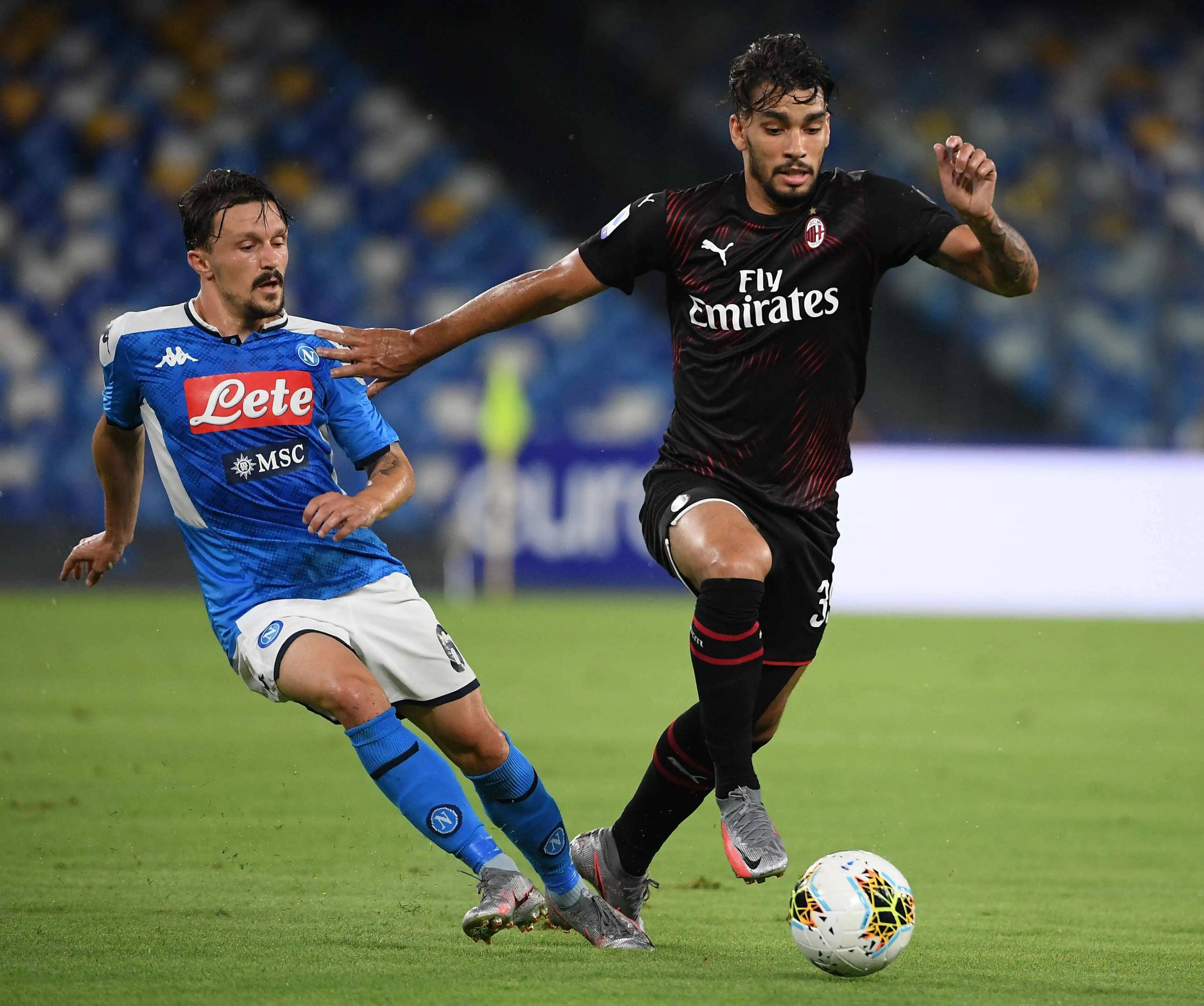 包含今晨体能课后，AC米兰回应争议备战欧冠，话题不断，轮换策略成焦点的词条